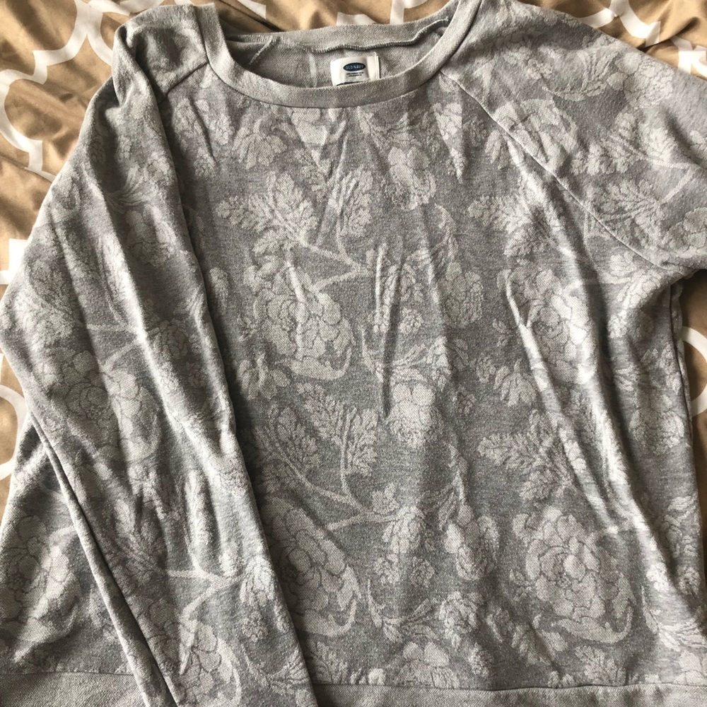 Old Navy XL sweatshirt with floral details
